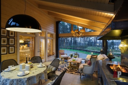 Proiect de proiectare a unei cabane moderne cu două etaje, din lemn de furnir laminat