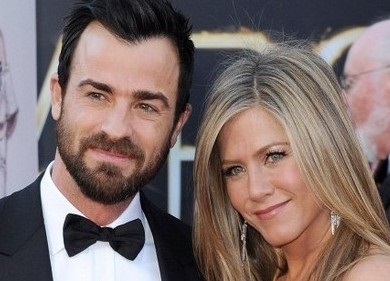 Jennifer Aniston a ales o rochie de mireasa de couture