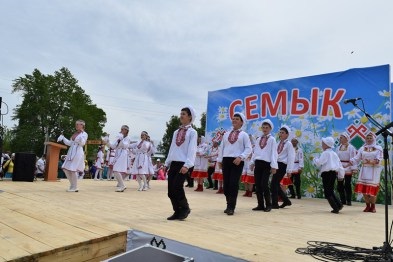 Mari din Tatarstan a sărbătorit Semeyk în Mendeleev (video), mariuver