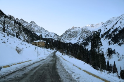 Medeo - Tuyuksu, călătorie, trekking, trekking