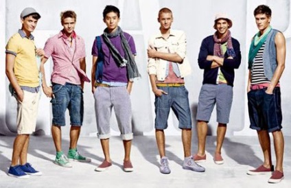 A férfiak divatos színei a bőr tónusának megfelelően választják ki a ruhák színét
