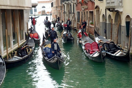 Poduri și canale din Veneția