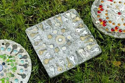 Törött csempék mozaikja - hogyan készítsek gyönyörű kerti ösvényeket, ötleteket adjak és kertet adjak