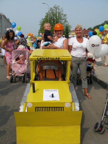 Pe parada de internet a scaunelor cu rotile, a venit un microcip - un tractor! Știri - Clubul mamei