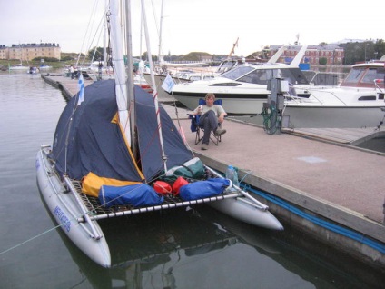 Nu prea mult preistorie, construcția unui catamaran