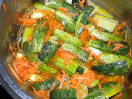 Castraveți în coreeană pentru sezonul de iarnă cu morcovi coreeni