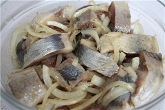 Herring - calorii, beneficii, contraindicații