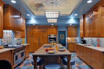 Bucătărie albastră (fotografie) pe care tapetul pentru a alege