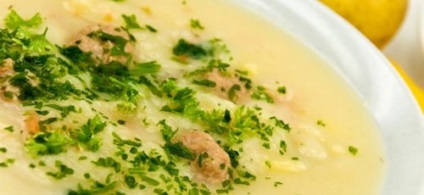 Supă de brânză cu rețetă de cârnați cu o fotografie