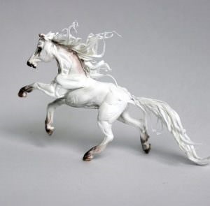 Interpretarea visului a ceea ce visează un cal alb, pentru a vedea un cal într-un vis, o descriere