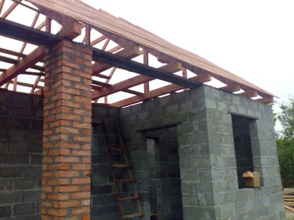 Construcția de case din blocuri de zgură, centrul construcției de cabane