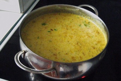 Supa cu brânză topită și rețetă de cârnați cu o fotografie