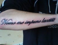 Tatuaj în schițe latine, fotografie, inscripții în limba latină cu traducere