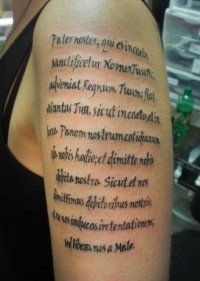 Tetoválások latin vázlatokon, fotókon, feliratok latinul fordítással