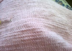 Am tricotat o eșarfă un guler cu ace de tricotat în conformitate cu schema cu descrierea