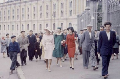 Hruscsov felbomlott a keresztény dior modellje a moszkvai szovjet 1959-ben