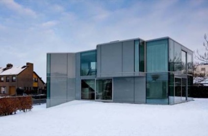 10 Cele mai uimitoare case de sticlă din lume