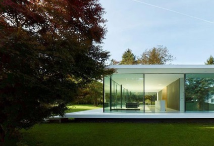 10 Cele mai uimitoare case de sticlă din lume