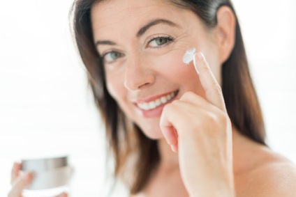 9 din Regulile de aplicare a produselor cosmetice anti-îmbătrânire