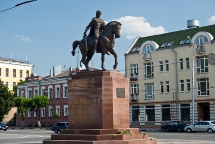 9 Cele mai memorabile sculpturi ale Tsereteli, stabilite în provincii, 