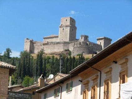 Assisi - italiană în rusă