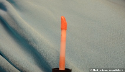 Lipgloss Mac plushglass в сянката на големите мнения бебе