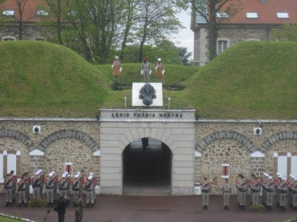 Zilele mercenarului ca ucraineni în Legiunea franceză servesc, noi