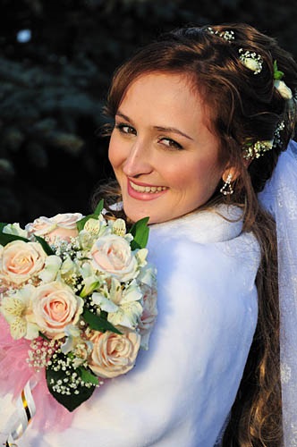 Fotografii ale tuturor participanților aleg cea mai frumoasă poveste de dragoste a mireselor Chelny, diguri