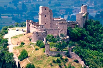 Assisi város leírása látnivalók, fotó