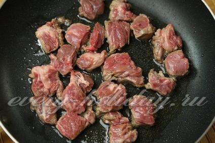 Carne de vită în sos de roșii