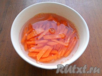 Zucchini fierte cu morcovi si ceapa - reteta cu fotografie