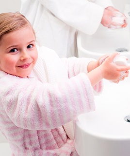 Hogyan kell gyorsan tanítani egy gyermeket, hogy mossa meg kezét evés előtt