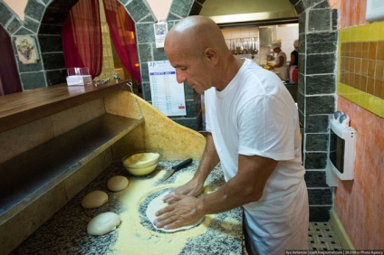 Cum să faci pizza, mai proaspătă - cea mai bună din Runet pentru o zi!