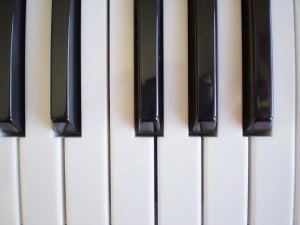 Cum să înveți să citești muzică pentru muzica de pian