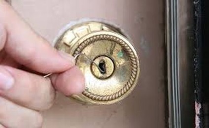 Cum de a deschide o ușă fără o cheie dacă este pierdută sau blocată, mcc este o sarcină ușoară