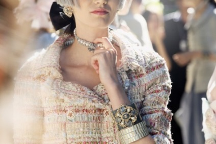 Coco Chanel și costumul ei de tweed