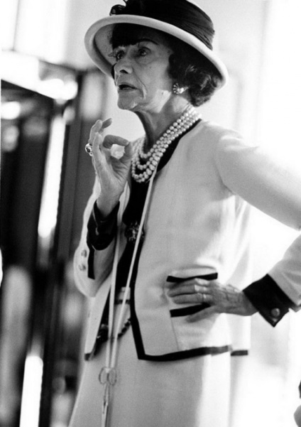 Coco Chanel și costumul ei de tweed