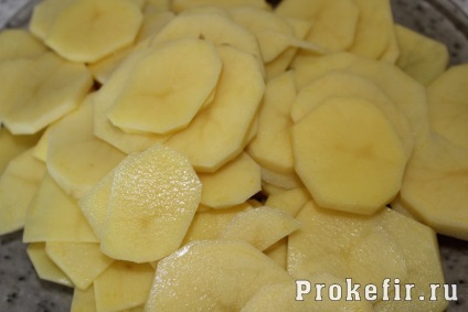 Ciorba de pui cu cartofi în cuptor în sos de kefir - rețetă cu fotografie pas cu pas