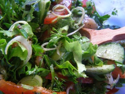 Salata de vara cu somon si castravete este o reteta usoara pentru un fel de mancare sanatoasa si gustoasa!