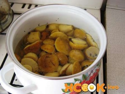 Pácolt boletus - lépésről-lépésre recept egy fotóval, hogyan lehet marinálni a télen