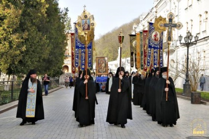 Mitropolitul Arsenie, procesiunea nu este o plimbare, ci timpul unei rugăciuni devotate lui Dumnezeu, viața ortodoxă
