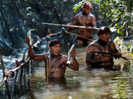Pe punctul de a dispărea 5 popoare indigene