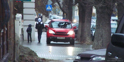 A járművek vezetésével járó büntetések, típusok és méretű bírságok a járdán 2015-ben