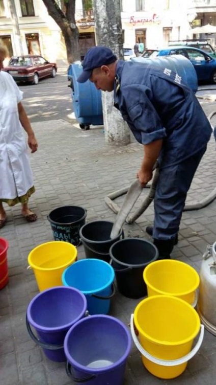 Odessa lucrează fără apă pentru mai mult de 5 zile (foto)