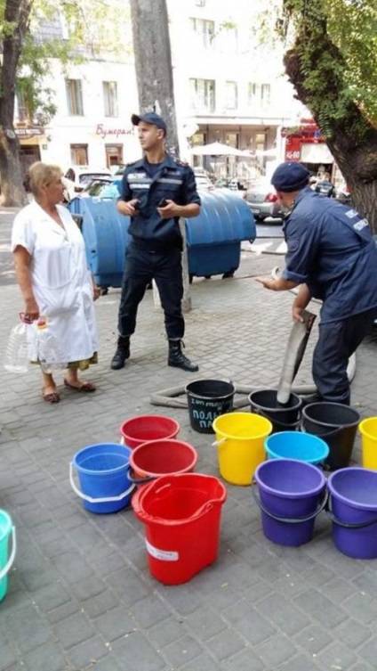 Odessa lucrează fără apă pentru mai mult de 5 zile (foto)