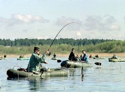 Odihnește-te pe oamenii din anul 2017, închiriază o casă pe lac