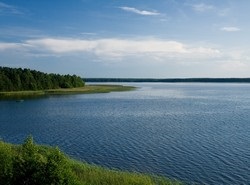 Odihnește-te pe oamenii din anul 2017, închiriază o casă pe lac