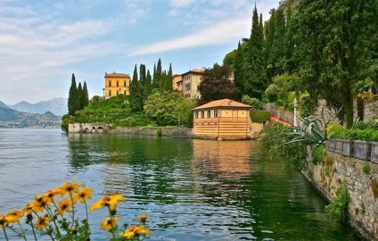 Se odihnește pe Lacul Como din Italia