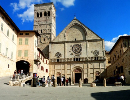 Rămâneți în ghidul Assisi în Assisi