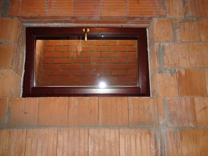 Пластмасови прозорци за модерна мазе (з